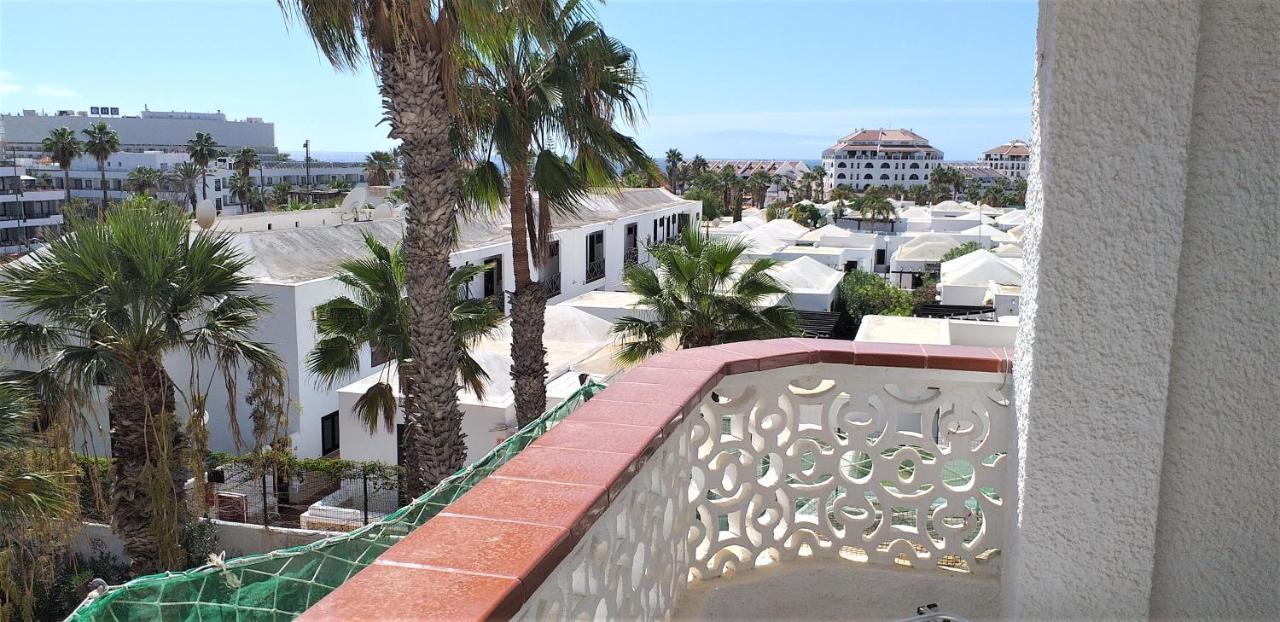 Apartment With A Large South-Facing Balcony, Sea View And Wifi In Las Americas Center Playa de las Americas  Bagian luar foto