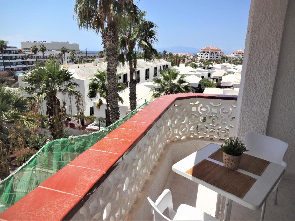 Apartment With A Large South-Facing Balcony, Sea View And Wifi In Las Americas Center Playa de las Americas  Bagian luar foto