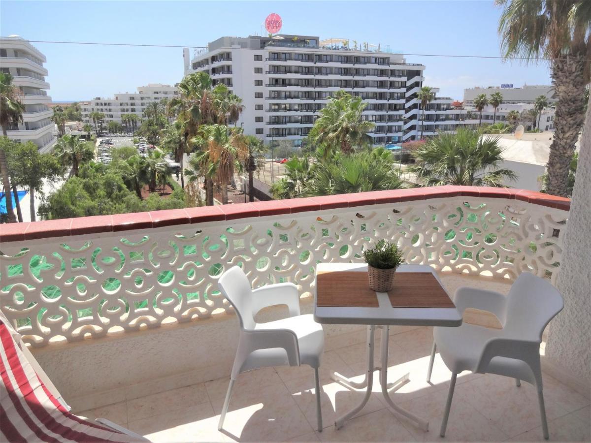 Apartment With A Large South-Facing Balcony, Sea View And Wifi In Las Americas Center Playa de las Americas  Bagian luar foto