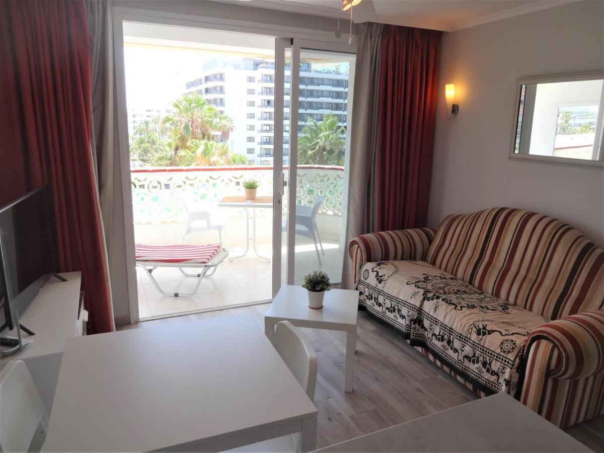 Apartment With A Large South-Facing Balcony, Sea View And Wifi In Las Americas Center Playa de las Americas  Bagian luar foto
