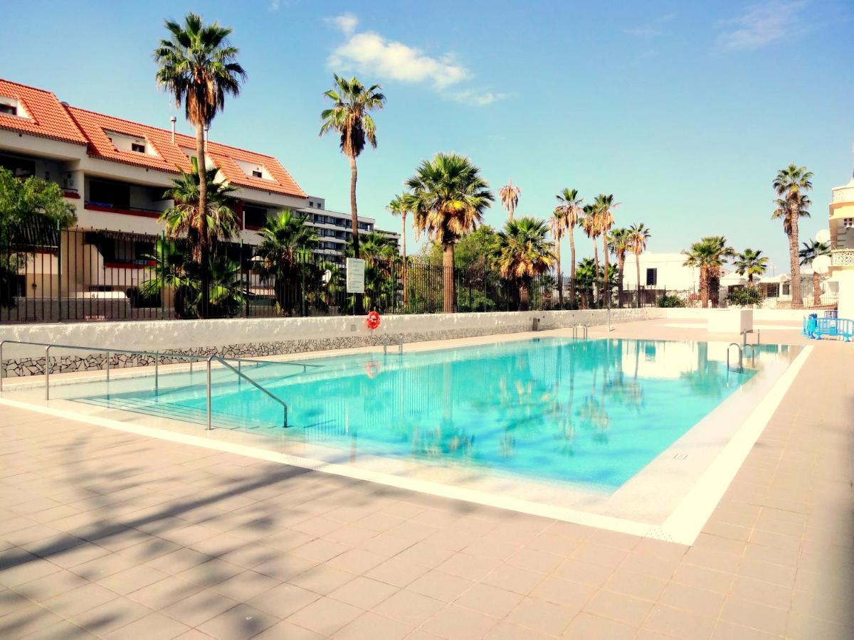 Apartment With A Large South-Facing Balcony, Sea View And Wifi In Las Americas Center Playa de las Americas  Bagian luar foto